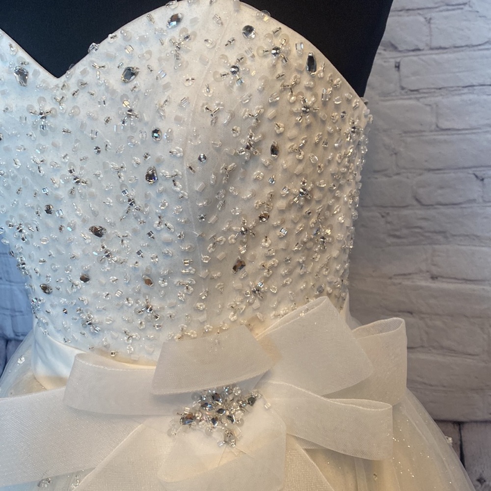 Fairytale Weddings Alfred Angelo Ivory Cinderella Ballgown Wedding Dress Size 10 - Picture 7 of 16
